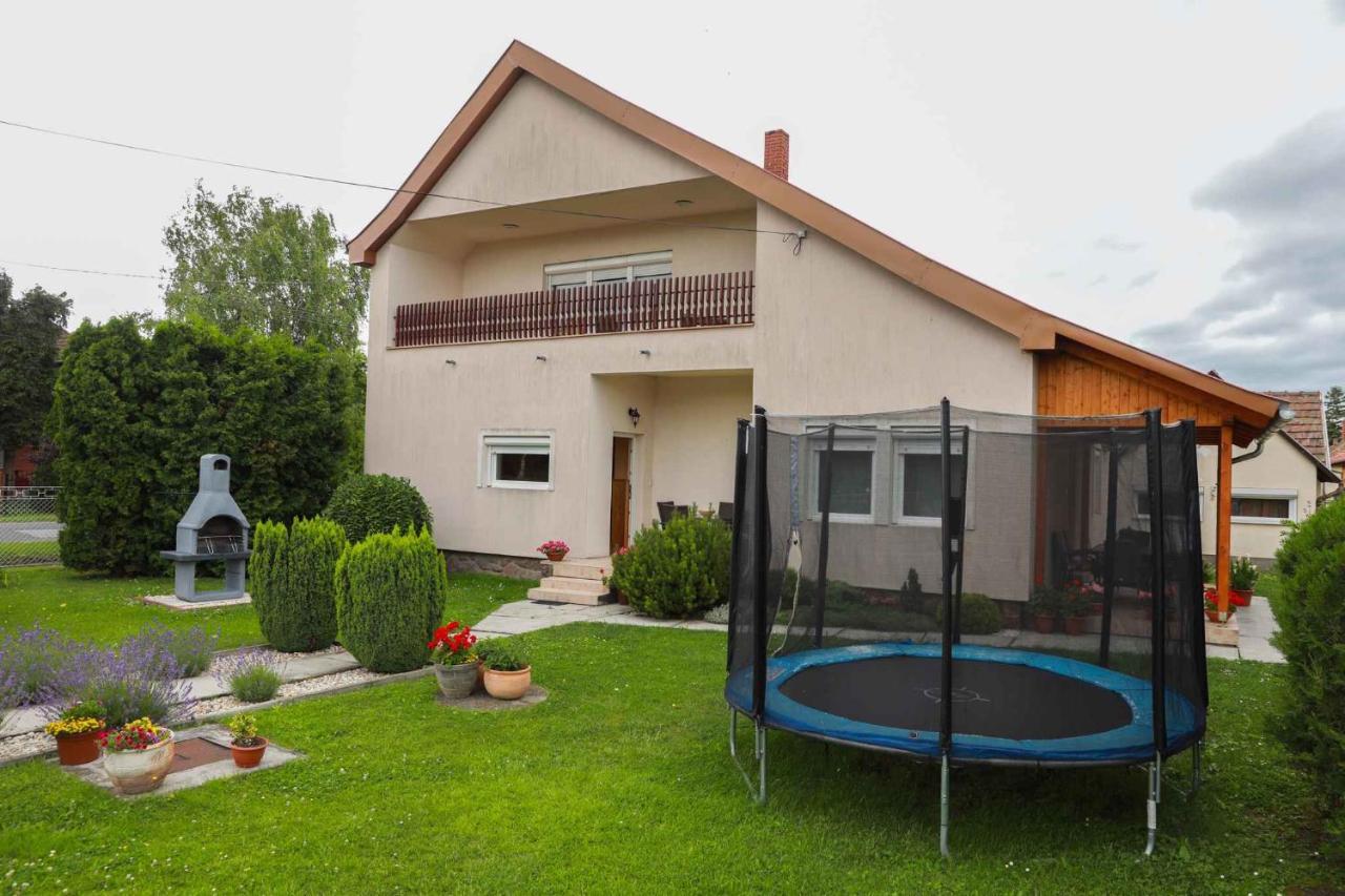 Holiday Home In Balatonkeresztur 19455 외부 사진